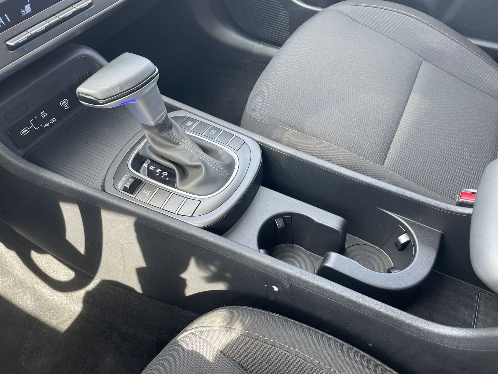 Used 2025 Hyundai Kona SEL image 42