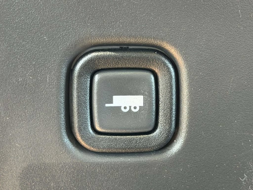 Used 2025 Chevrolet Express 2500 w/ Driver Convenience Package RWD image 29