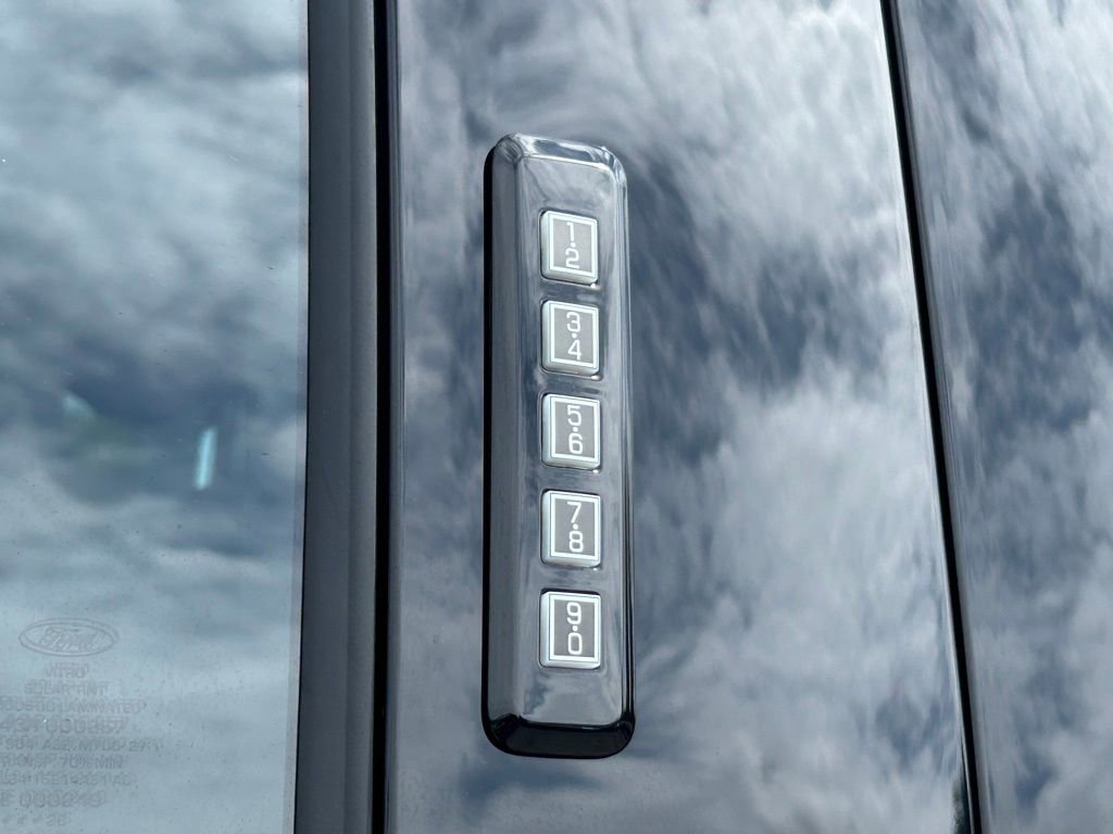 New 2026 Ford F250 Lariat w/ Black Appearance Package image 15