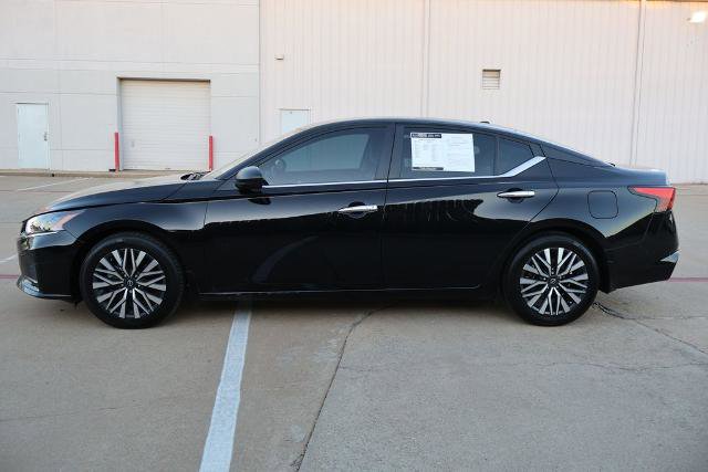 Certified 2024 Nissan Altima 2.5 SV FWD image 2