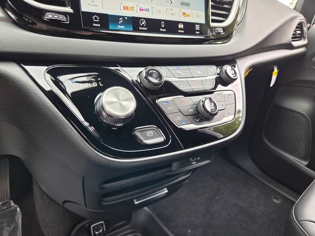 New 2026 Chrysler Voyager LX FWD image 22