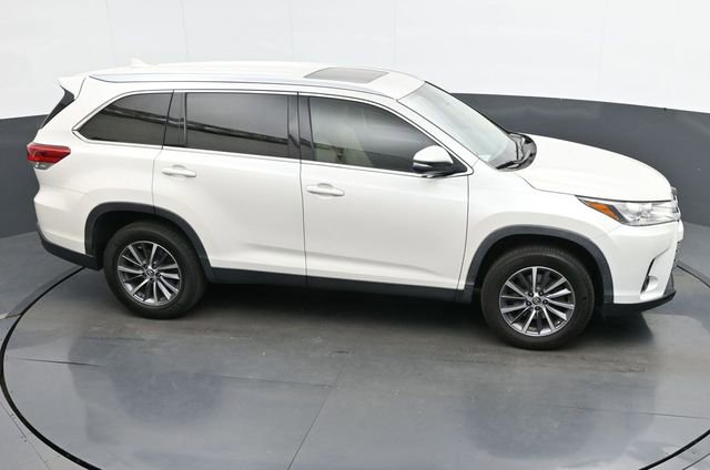Used 2019 Toyota Highlander XLE image 25
