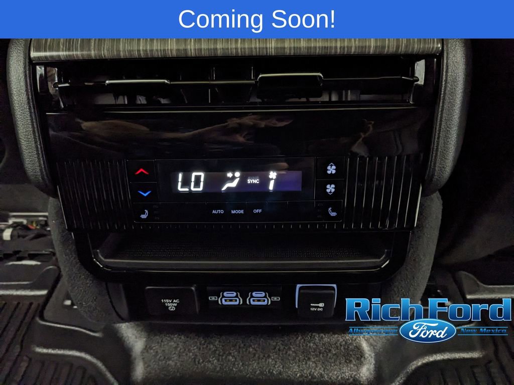 Used 2024 Jeep Wagoneer L Series III w/ Premium Group I AWD/4WD image 13
