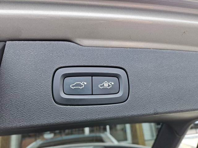 Used 2021 Volvo V60 T5 Cross Country w/ Advanced Package image 18