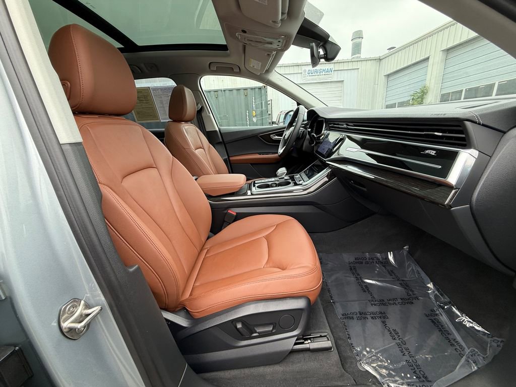 Used 2023 Audi Q7 2.0T Premium w/ Convenience Package AWD/4WD image 27