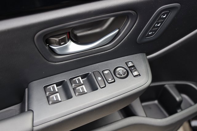 Certified 2025 Honda Pilot TrailSport image 24