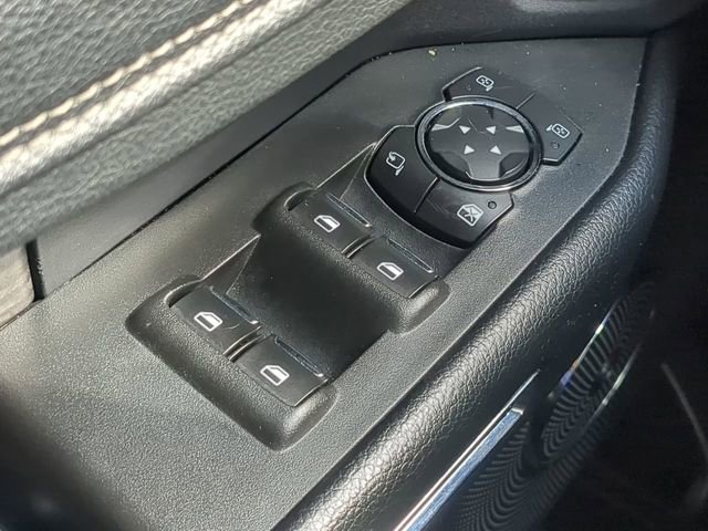 Used 2021 Ford Expedition Max Limited image 16