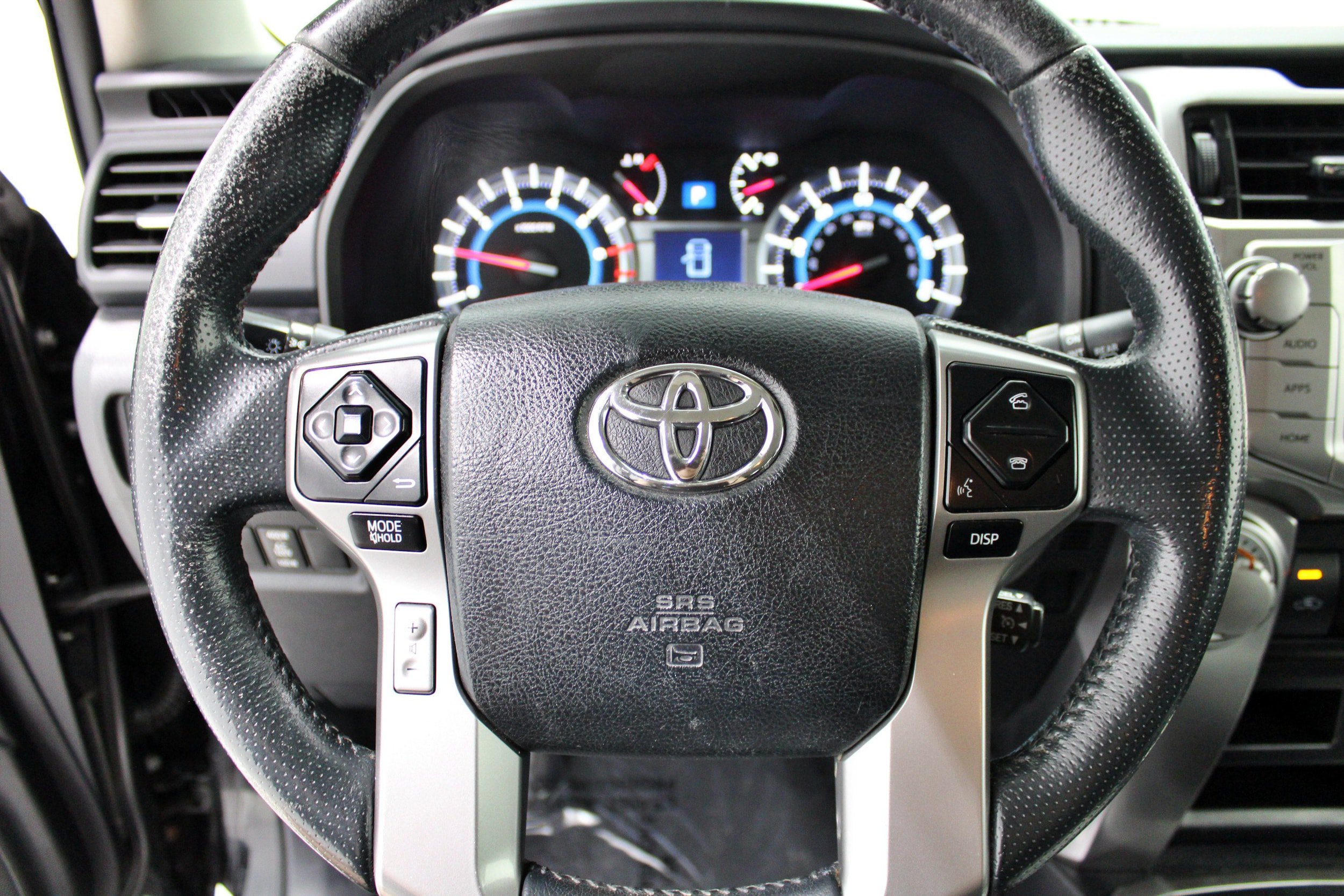 Used 2015 Toyota 4Runner SR5 AWD/4WD image 7