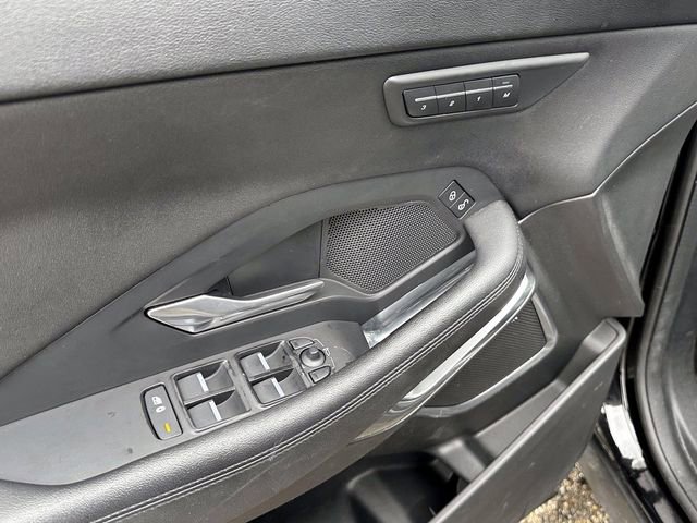 Used 2020 Jaguar E-PACE SE image 17