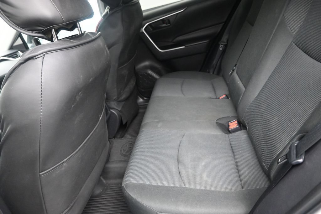 Used 2022 Toyota RAV4 LE FWD image 14