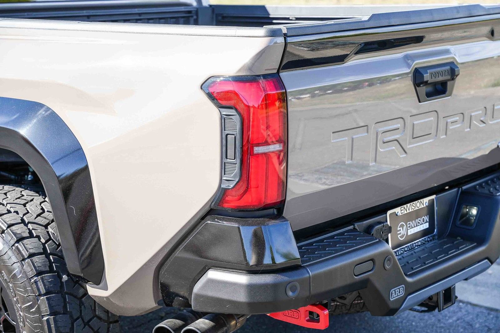 Used 2025 Toyota Tacoma TRD Pro AWD/4WD image 11
