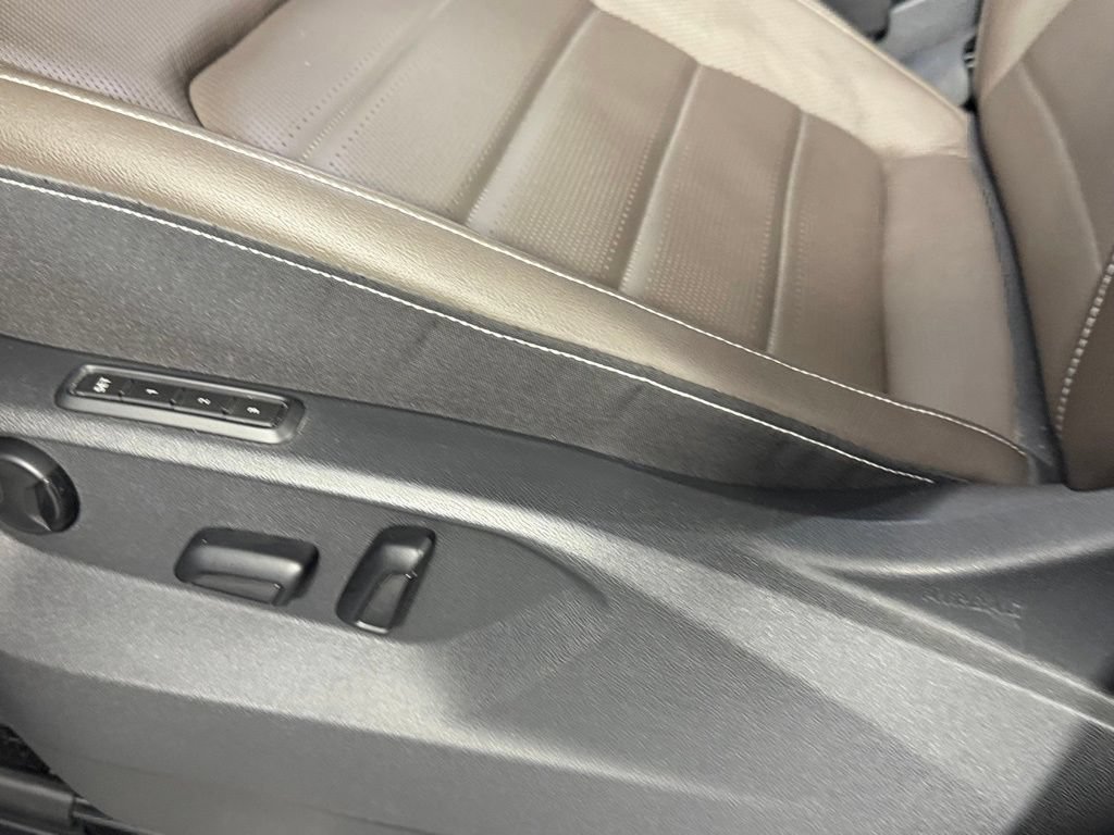 Used 2024 Volkswagen Atlas SEL AWD/4WD image 26