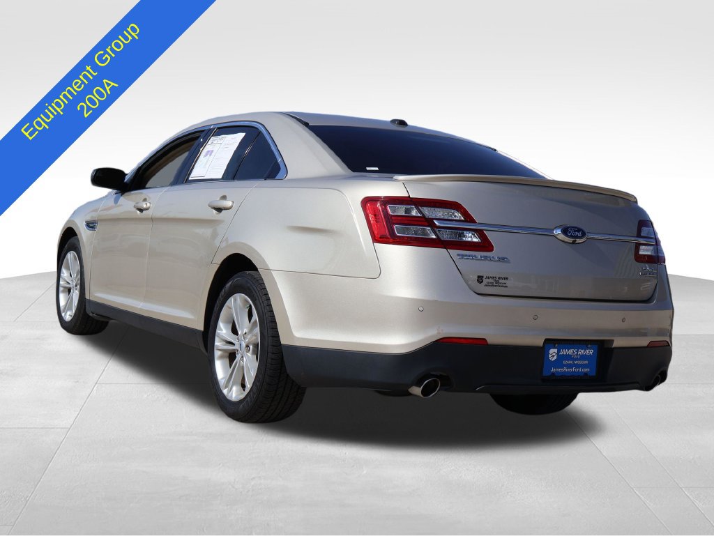Used 2017 Ford Taurus SEL FWD image 3