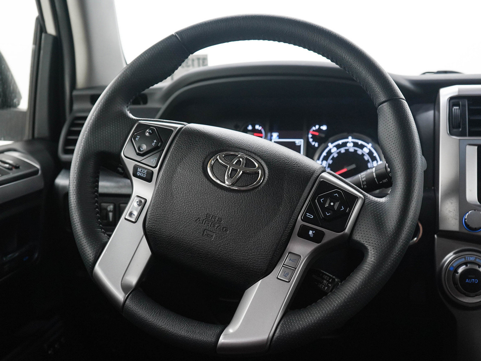 Used 2022 Toyota 4Runner Limited AWD/4WD image 16