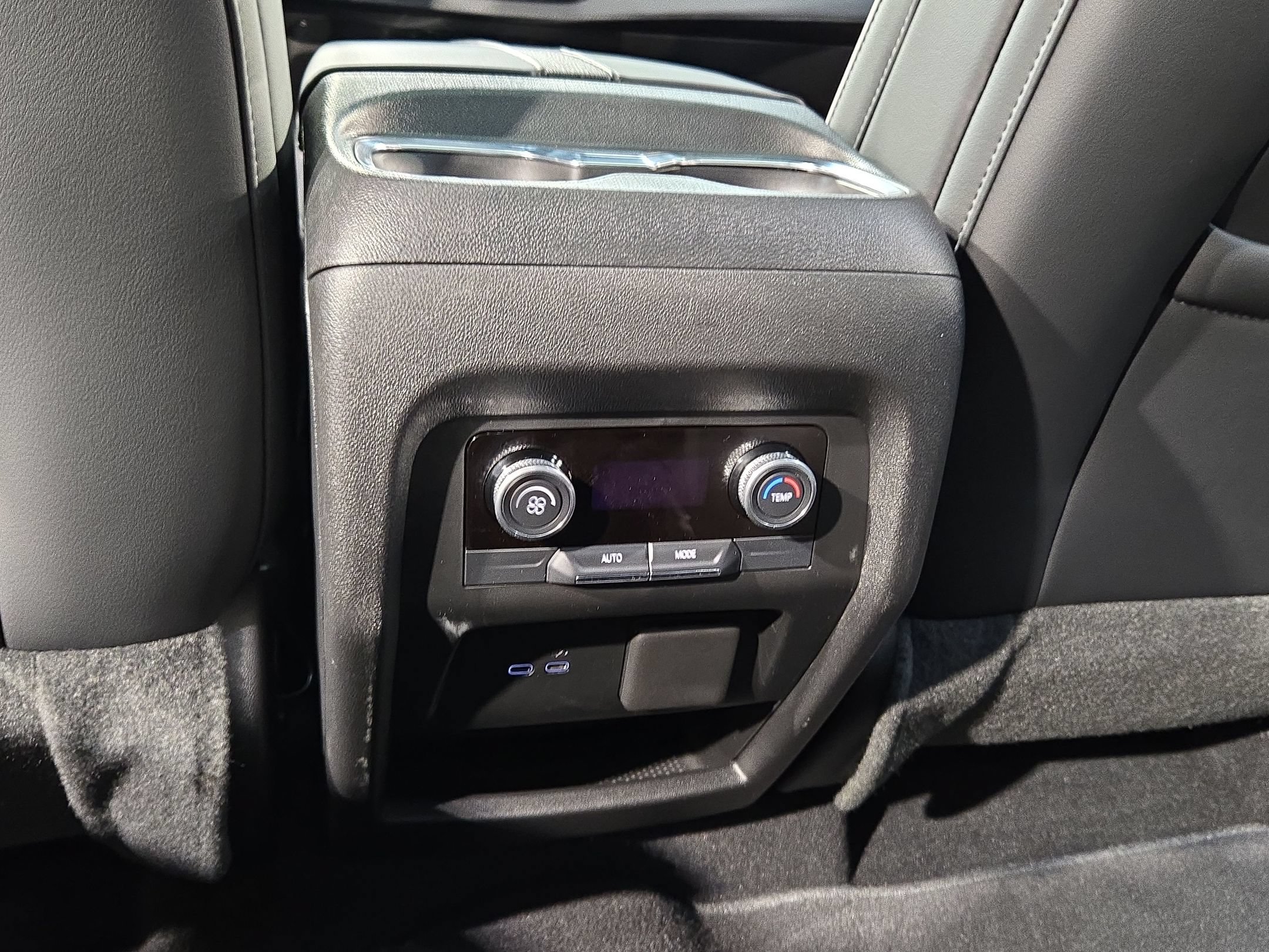 Used 2025 Buick Enclave Sport Touring w/ Power Package FWD image 39
