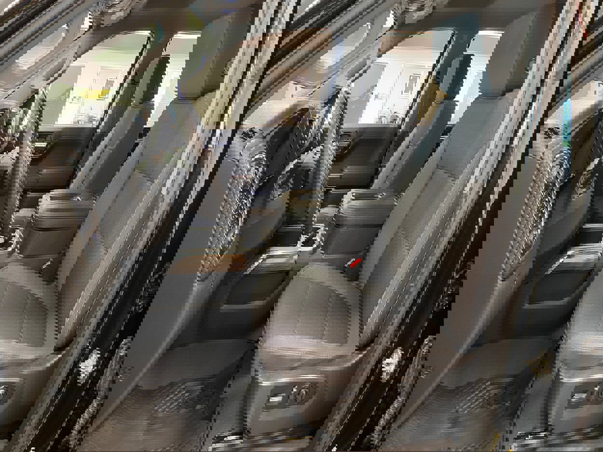 Used 2022 Chevrolet Silverado 1500 LT Trail Boss w/ Bed Protection Package image 15