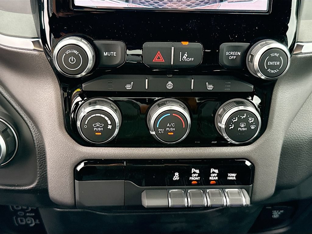 Used 2025 RAM 1500 Big Horn RWD image 16