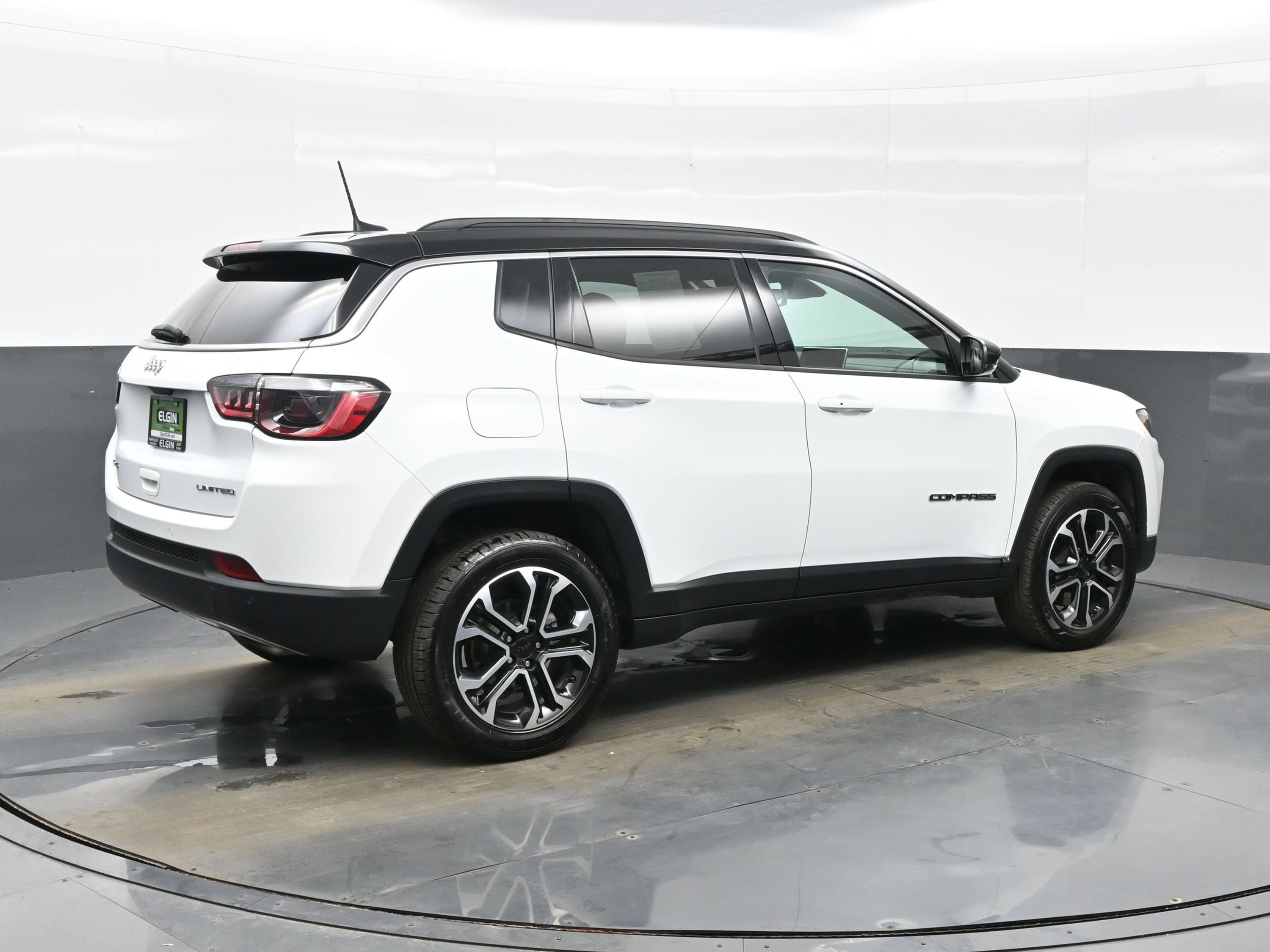 Used 2023 Jeep Compass Limited w/ Sun and Sound Group AWD/4WD image 8
