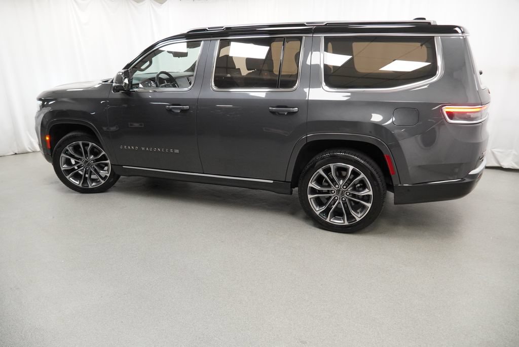 Used 2022 Jeep Grand Wagoneer Series III w/ Rear Seat Video Group 1 AWD/4WD image 46