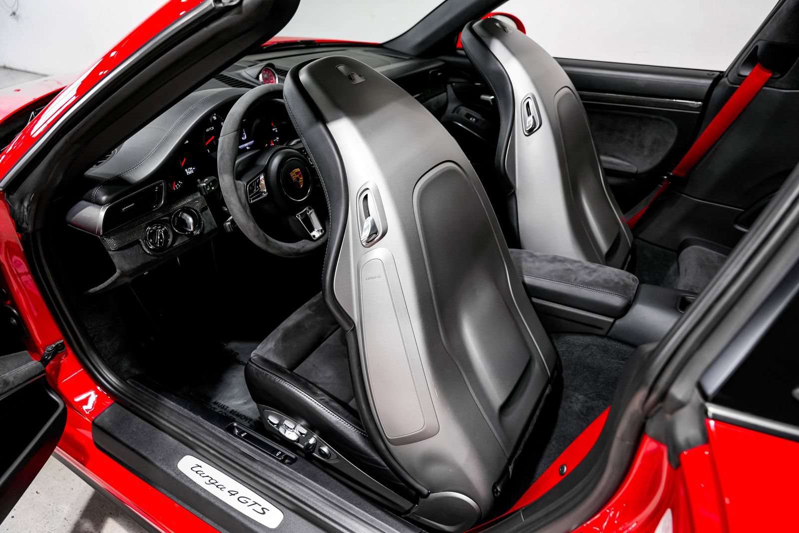 Used 2017 Porsche 911 Targa 4 GTS AWD/4WD image 21
