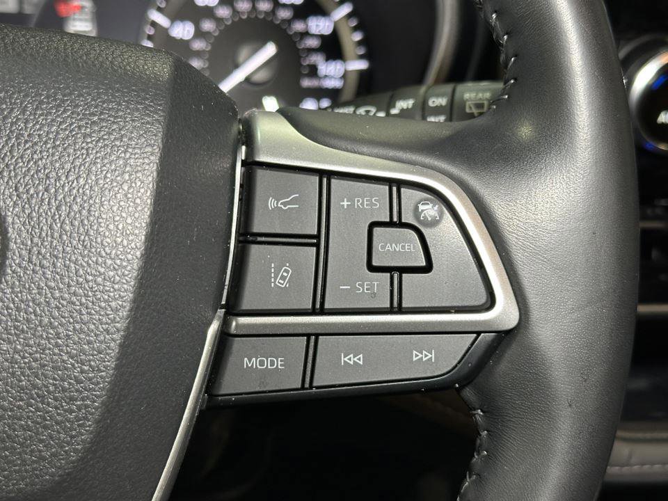 Certified 2022 Toyota Highlander XLE image 26