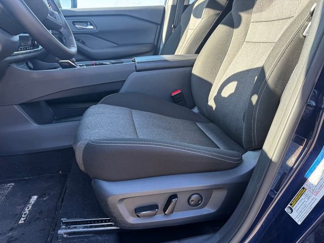 Used 2025 Nissan Rogue SV image 23