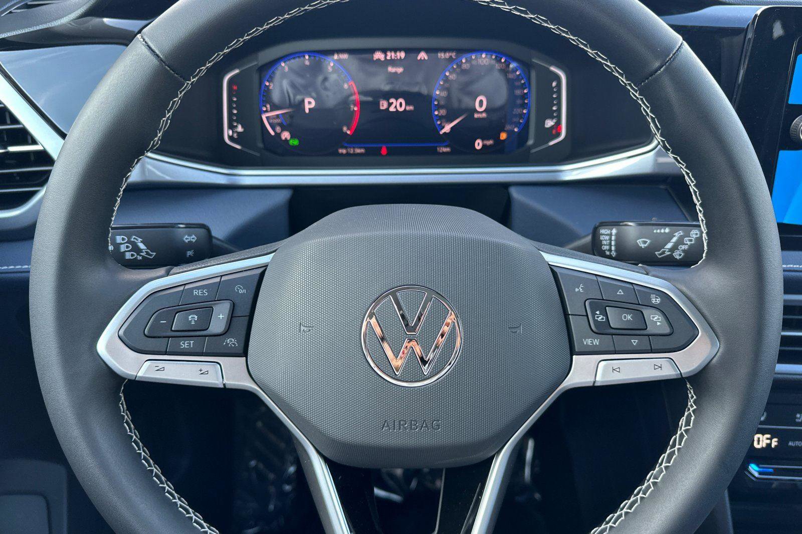 New 2026 Volkswagen Taos SEL image 23