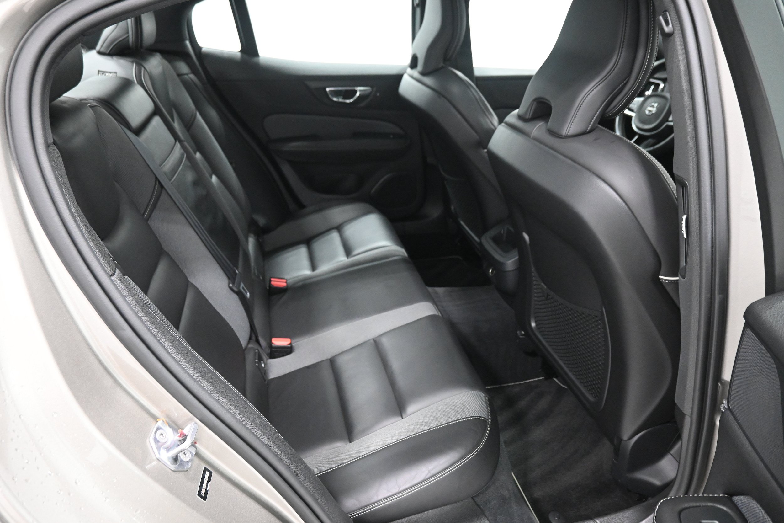 Used 2019 Volvo S60 T6 R-Design AWD/4WD image 30
