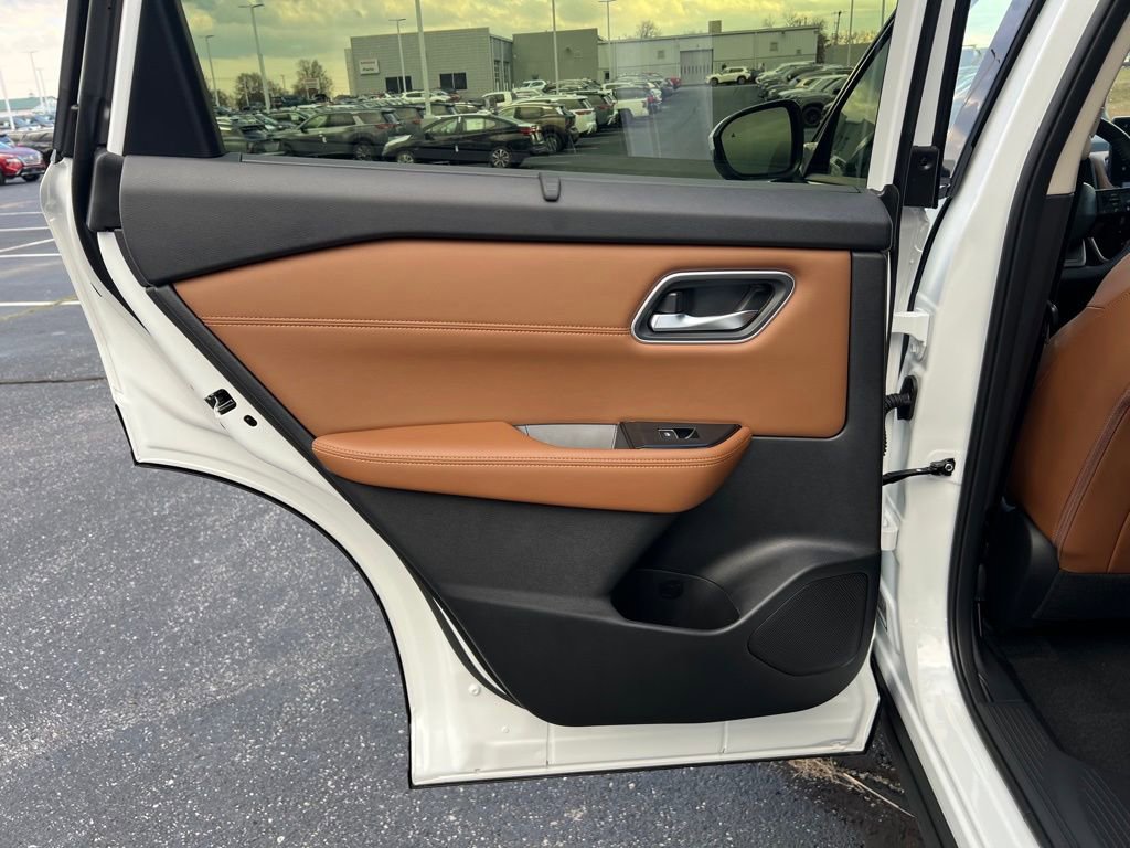 New 2026 Nissan Rogue Platinum w/ Platinum Premium Package image 15