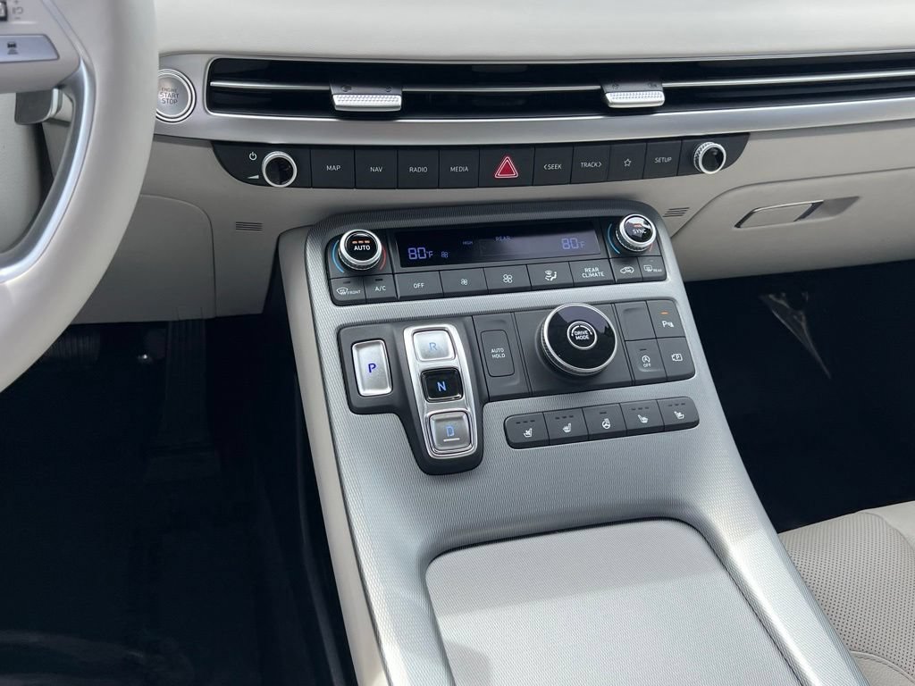 Used 2023 Hyundai Palisade Limited FWD image 18