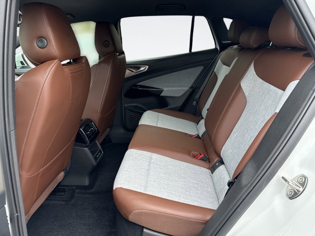 Used 2023 Volkswagen ID.4 Pro image 23