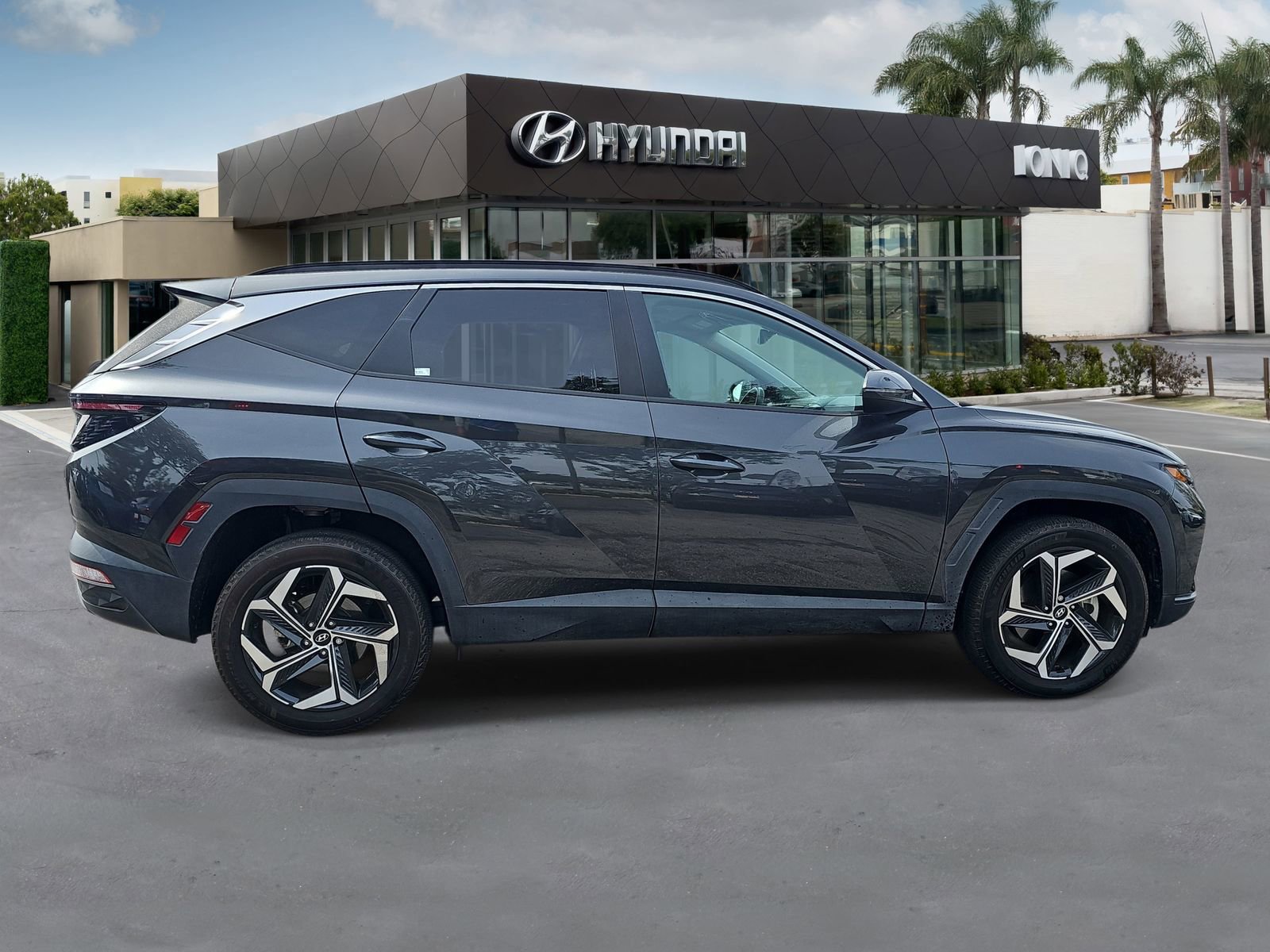 Used 2023 Hyundai Tucson SEL w/ Convenience Package image 2