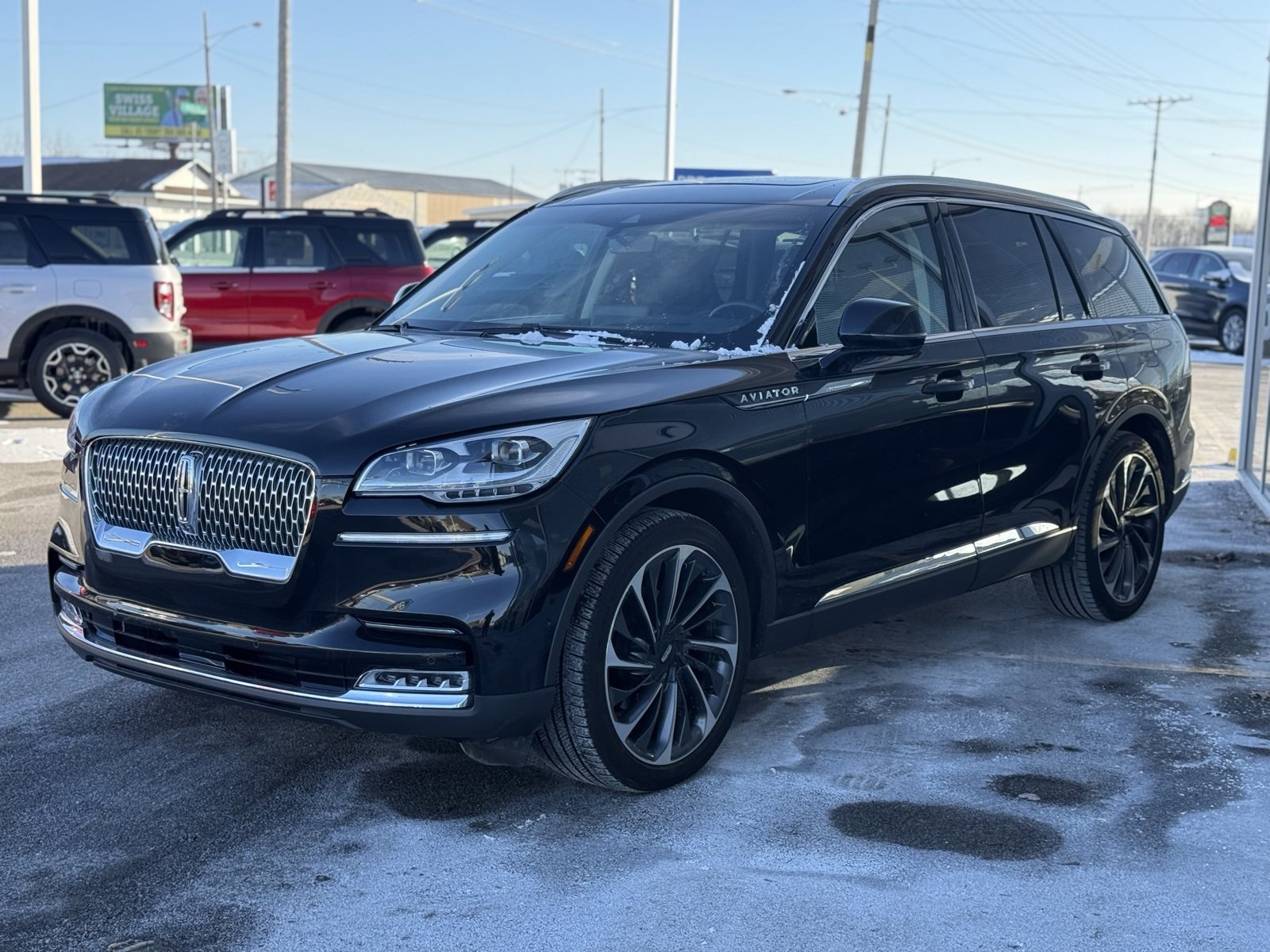 Used 2023 Lincoln Aviator Reserve w/ Equipment Group 201A image 3