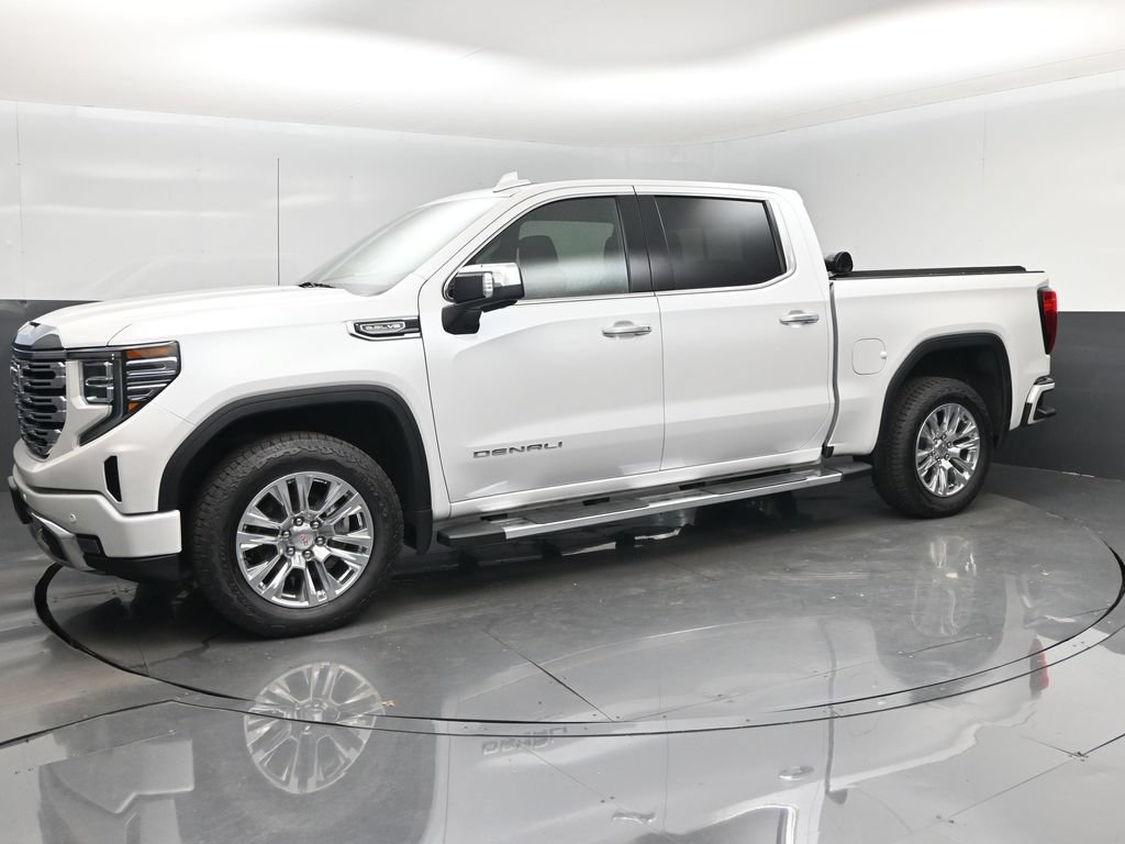 Used 2025 GMC Sierra 1500 Denali w/ Technology Package AWD/4WD image 9