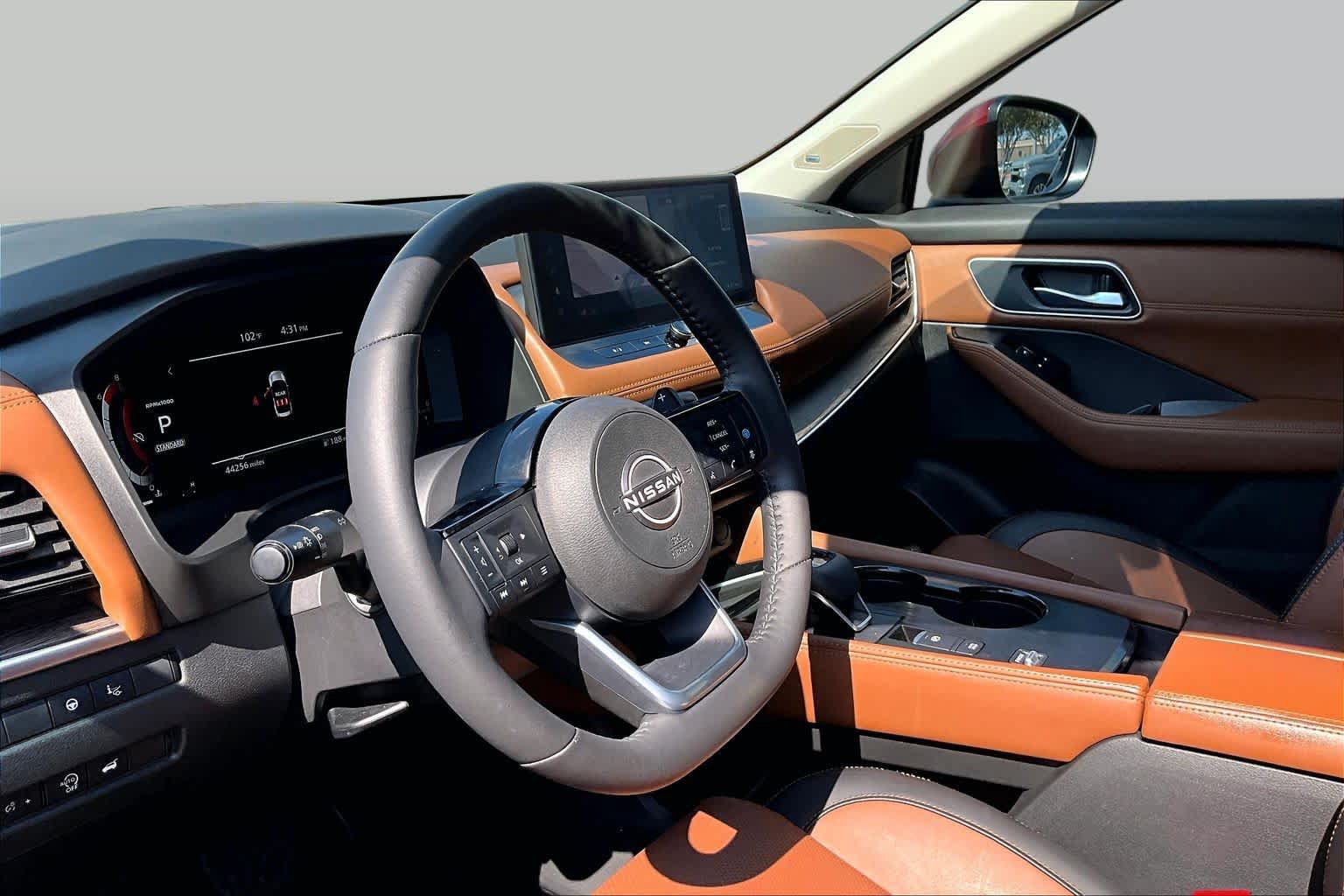 Used 2024 Nissan Rogue Platinum w/ Platinum Premium Package FWD image 18