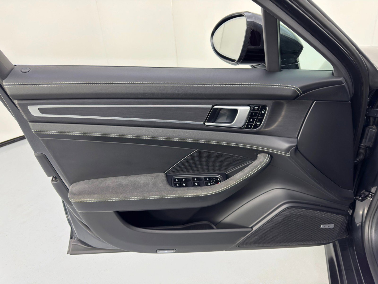 Used 2019 Porsche Panamera GTS image 45