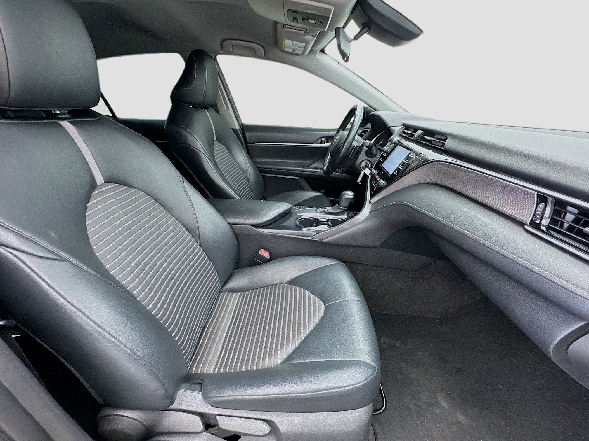 Used 2020 Toyota Camry SE image 17