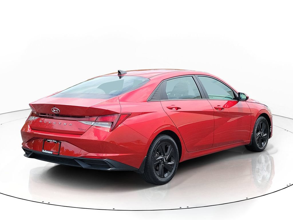 Used 2023 Hyundai Elantra SEL FWD image 6