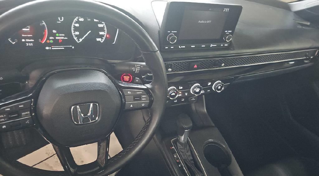 Used 2025 Honda Civic Sport image 2