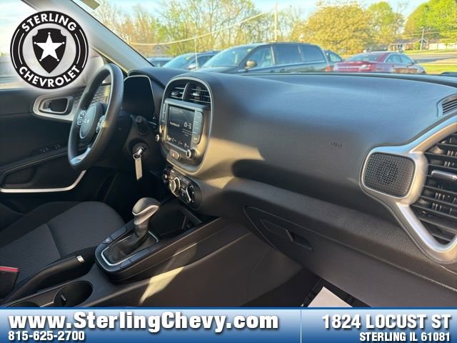 Used 2024 Kia Soul LX FWD image 11