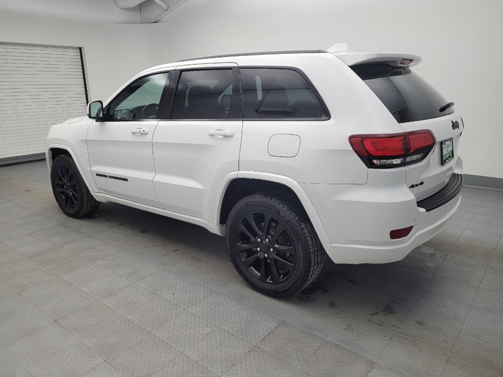 Used 2019 Jeep Grand Cherokee Altitude image 3