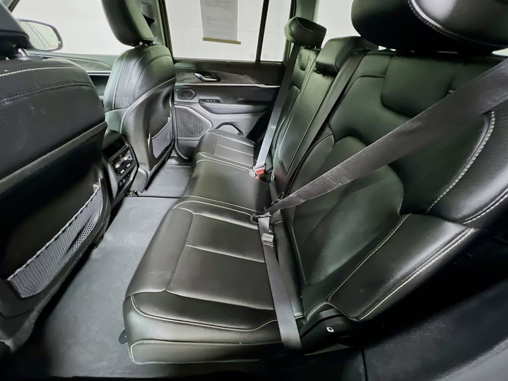 Used 2023 Jeep Grand Cherokee 4WD 4xe w/ Luxury Tech Group II image 22