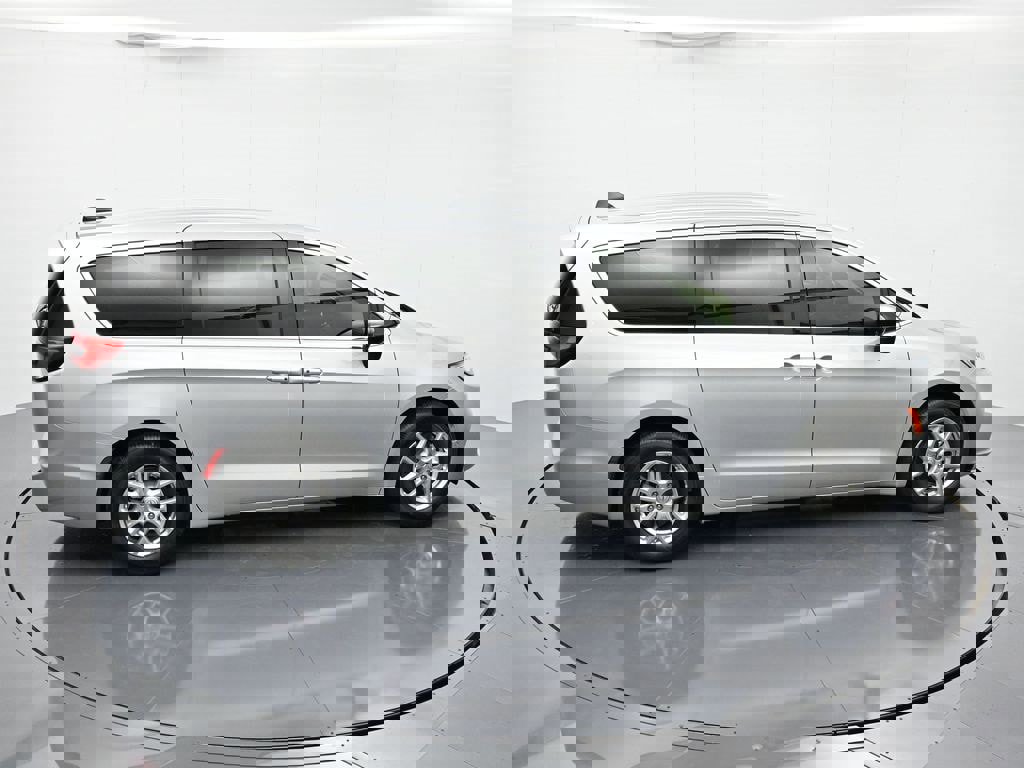New 2026 Chrysler Pacifica Select image 29