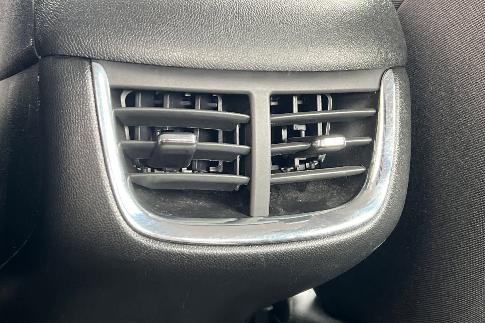 Used 2024 Chevrolet Malibu LT FWD image 15