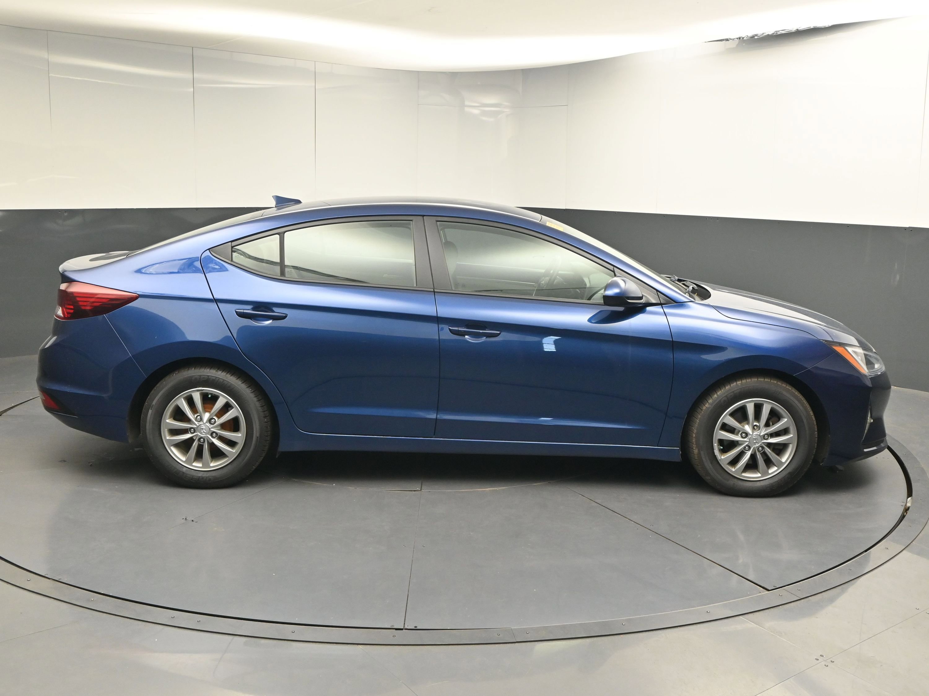 Used 2020 Hyundai Elantra ECO image 9