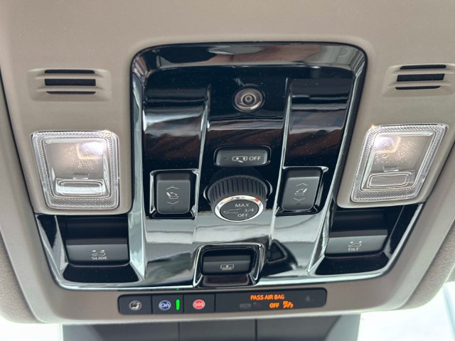 New 2026 Cadillac Escalade Platinum Sport w/ LPO, ONYX Package AWD/4WD image 23