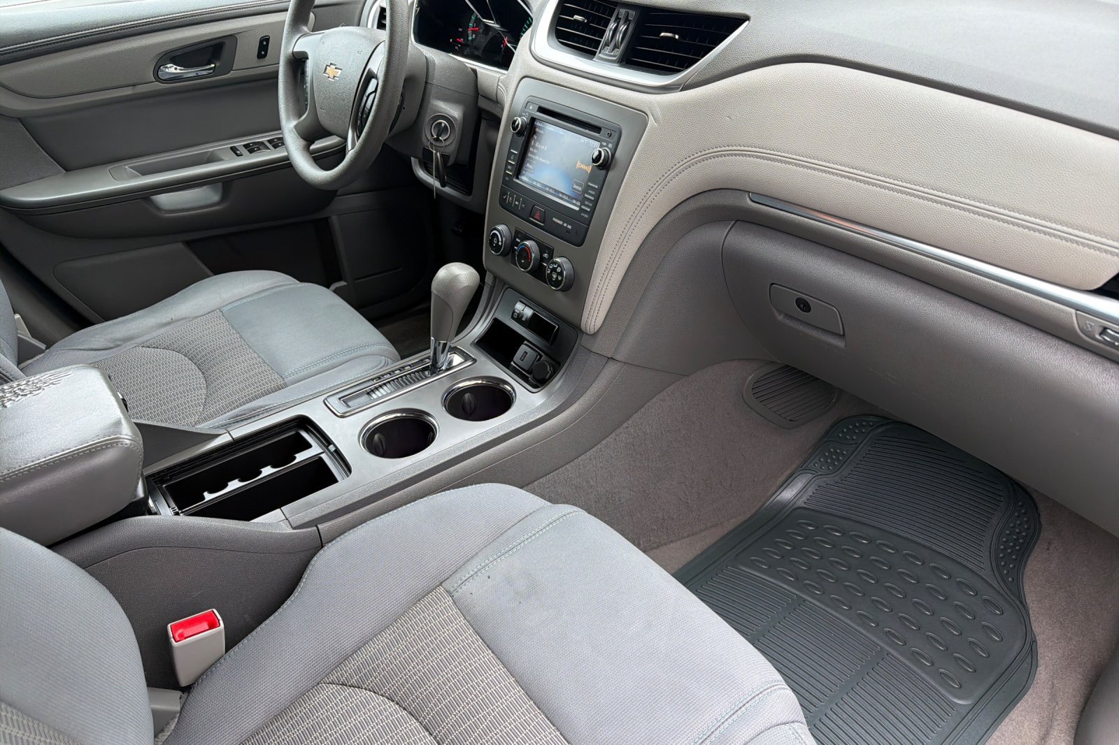Used 2015 Chevrolet Traverse LS FWD image 18