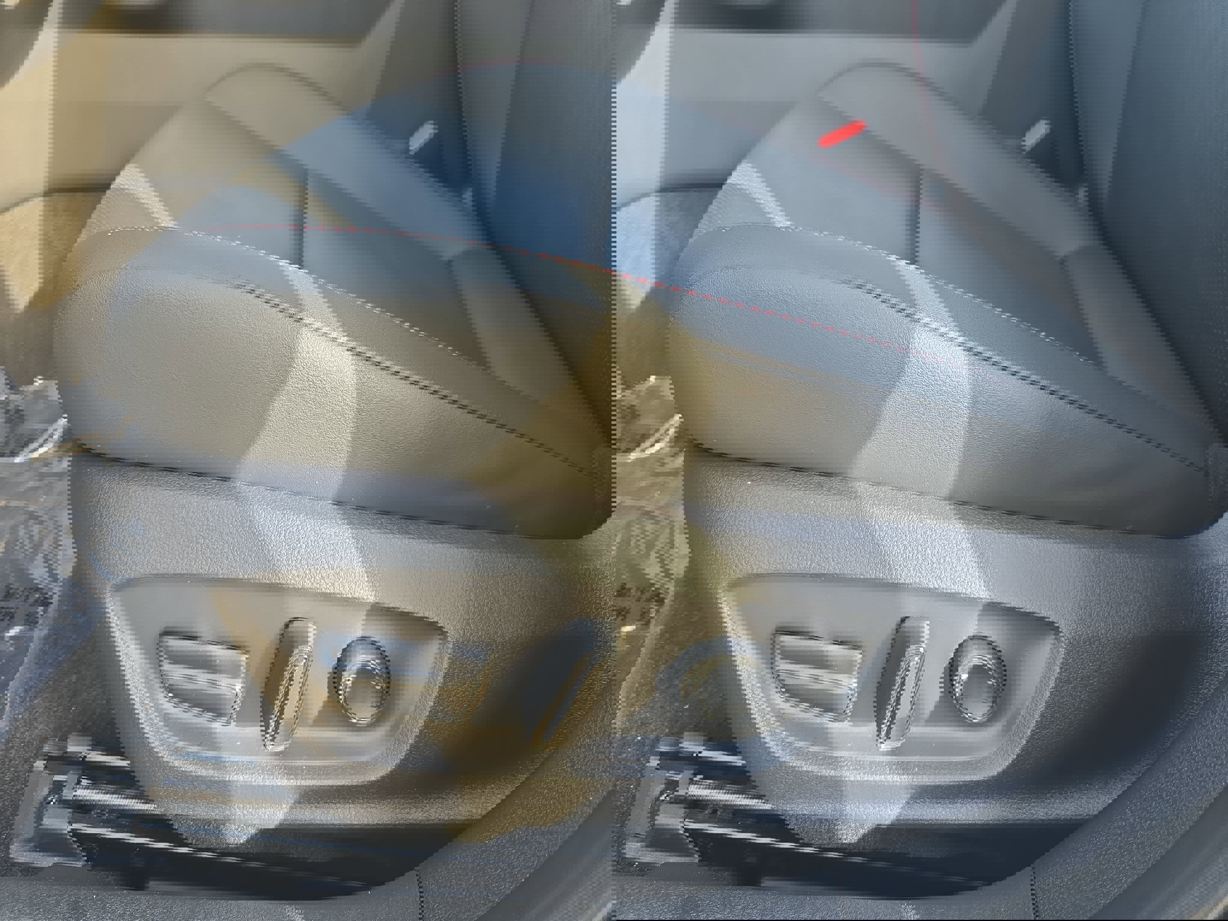 Used 2024 Toyota Prius Prime Premium image 31