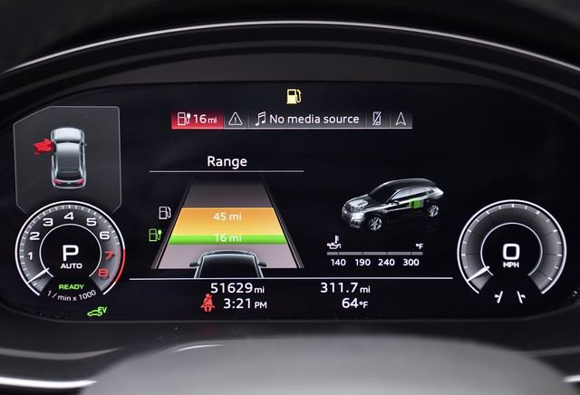 Used 2021 Audi Q5 e Prestige w/ Prestige Package image 10