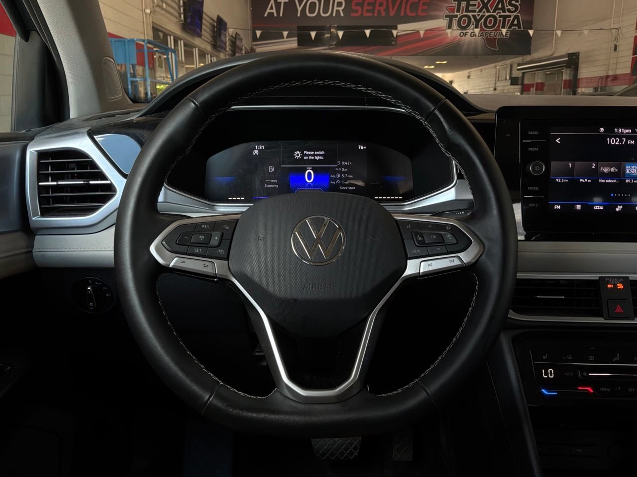Used 2026 Volkswagen Taos SE FWD image 34